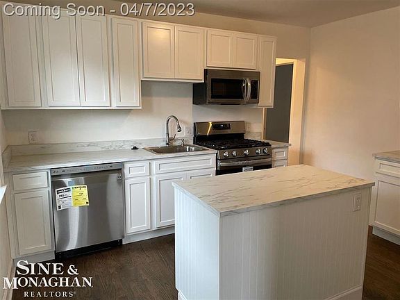 5th image of 1018 Lakepointe Ave