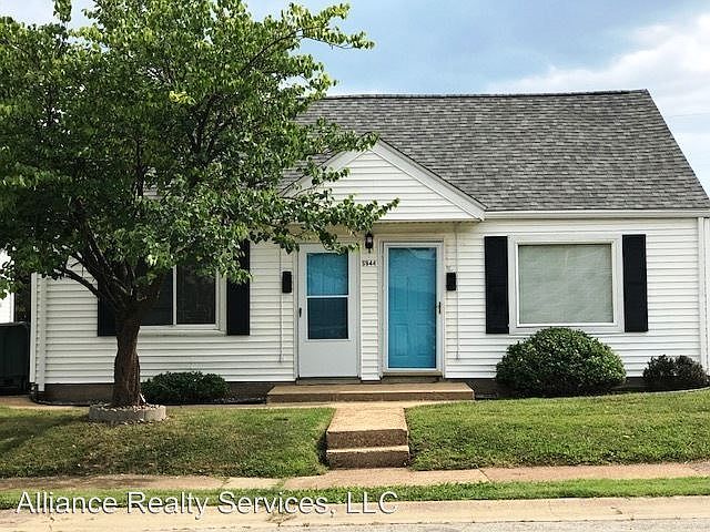 1st image of 5944 Victoria Ave