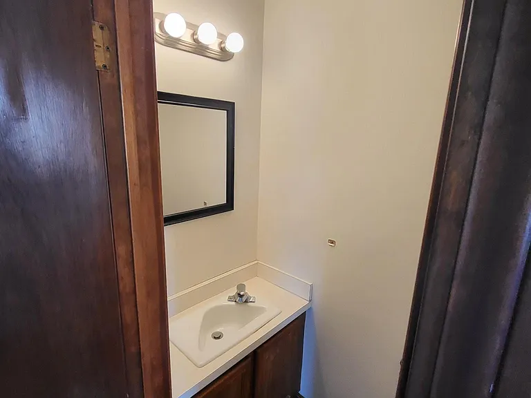 84 Village Ln — Photo 10