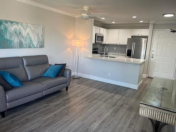 2nd image of 8889 Caminito Plaza Centro Unit 7417