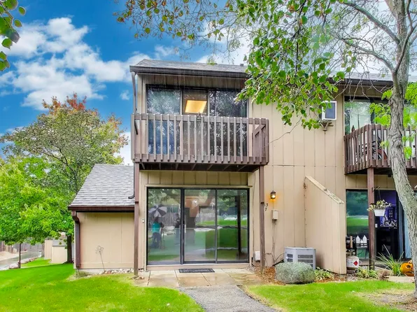 13 Saint Thomas Colony APT 7, Fox Lake, IL 60020