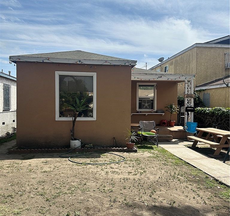 1st image of 954 E 111th Dr