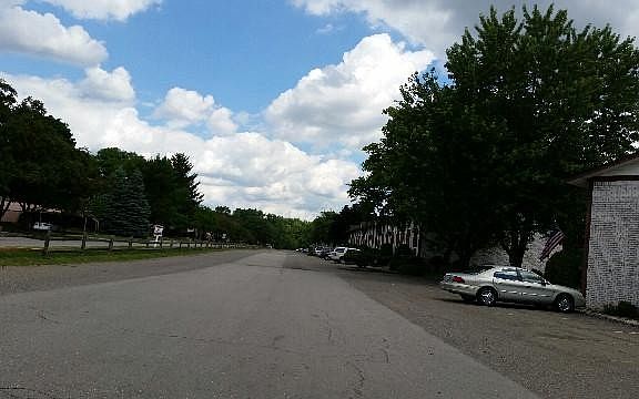 4th image of 7507 Woodview St APT 1