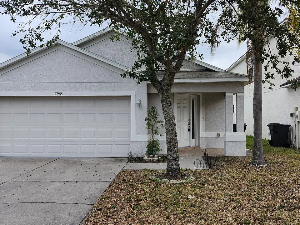 7955 Carriage Pointe Dr