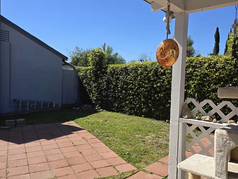 Daines Dr — Photo 20