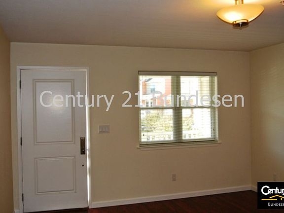 3rd image of 420 Lindberg Cir