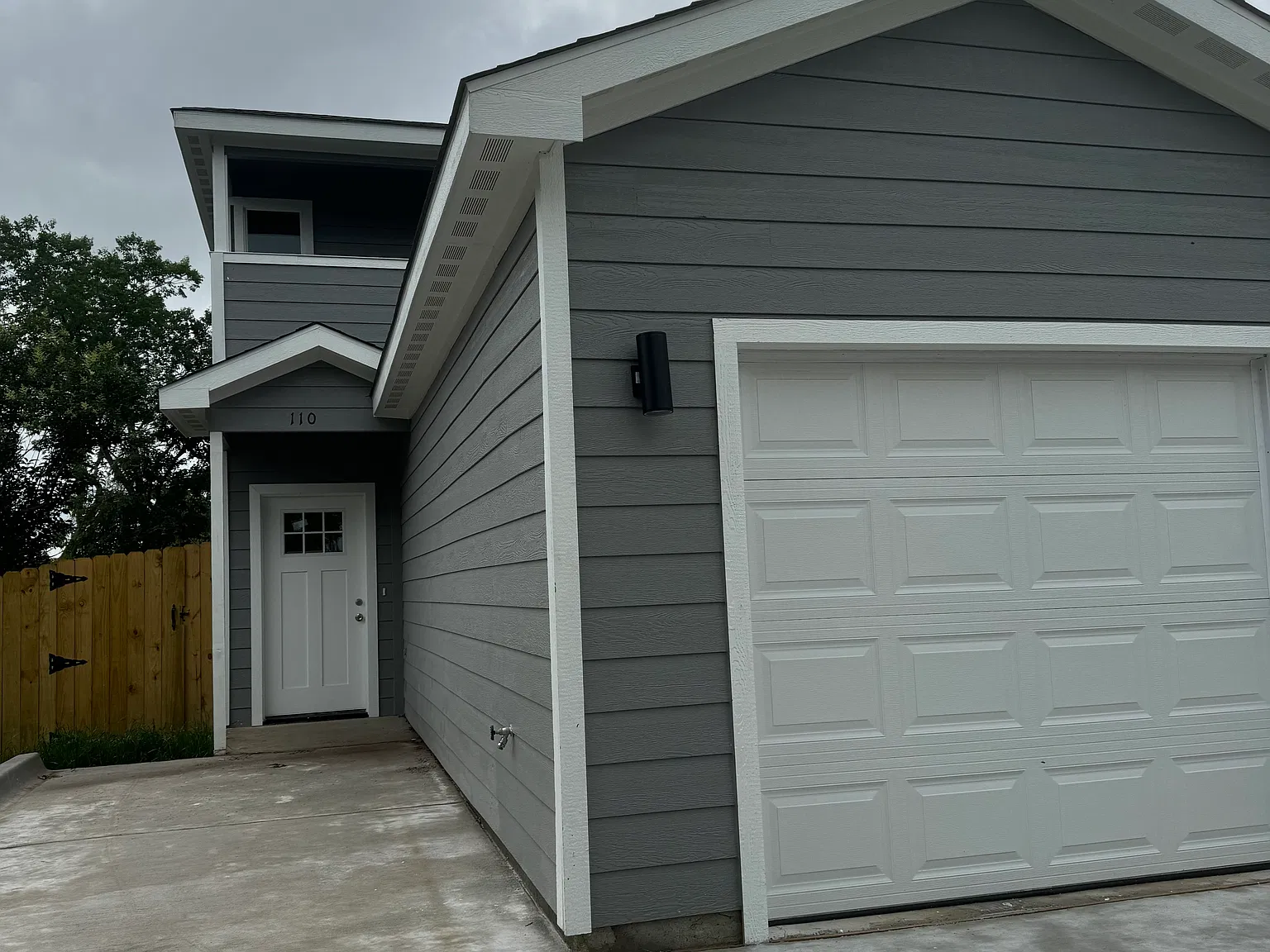 2502 Oxford St — Photo 2