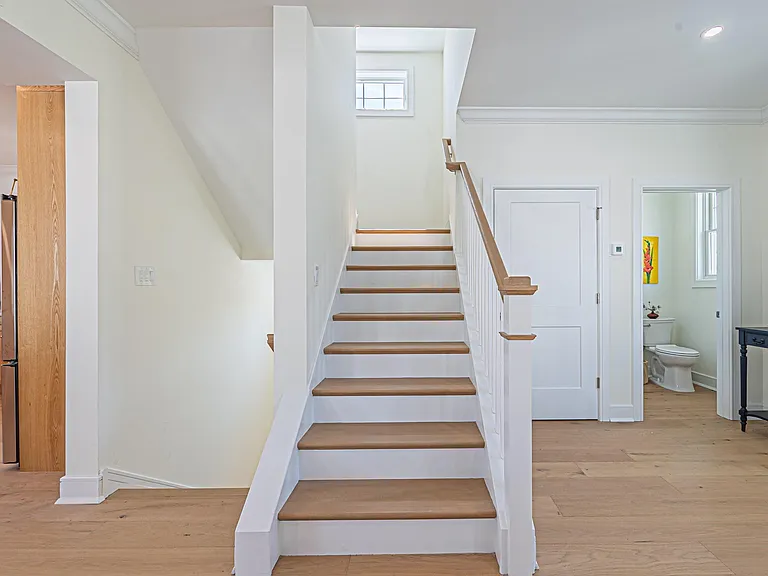 111 N Belmont — Photo 22