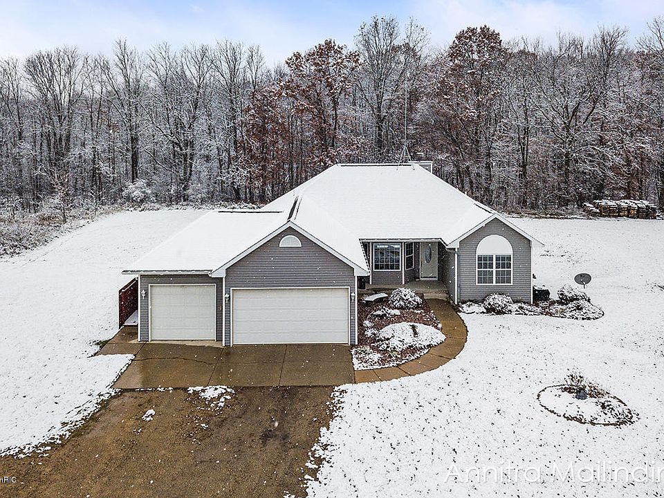 1st image of 13930 Winter Valley Dr NE