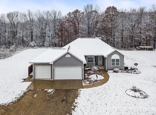 13930 Winter Valley Dr NE, Cedar Springs, MI 49319