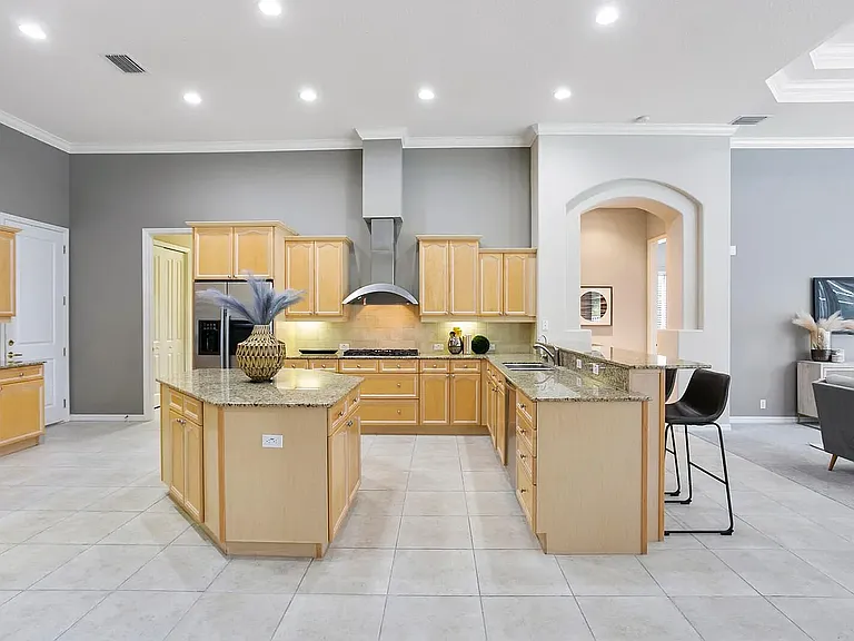 19841 Strathmore Pl — Photo 17