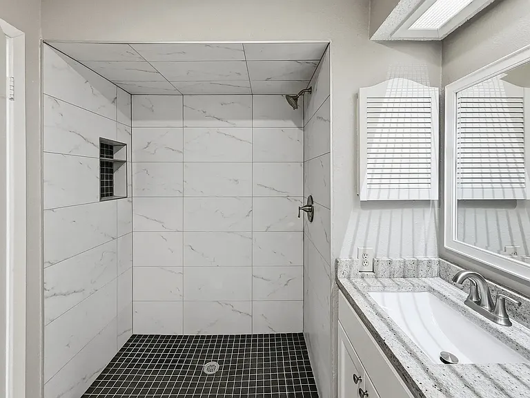 214 Samuel Blvd #1H — Photo 10