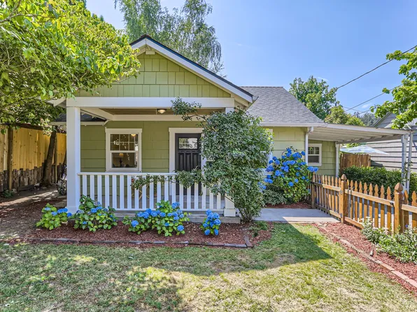 410 SE 4th St, Gresham, OR 97080