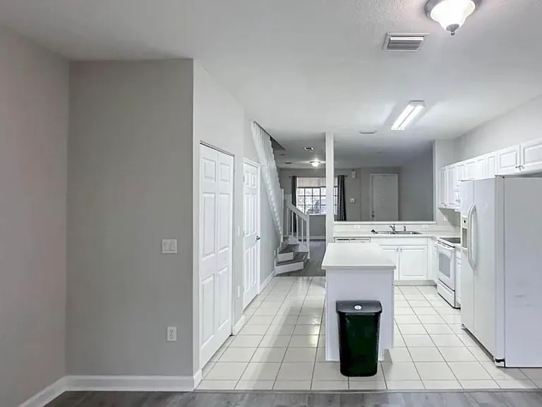 4157 Napoli Lake Dr — Photo 4