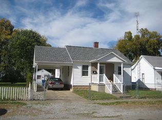 709 6th St, Carmi, IL 62821