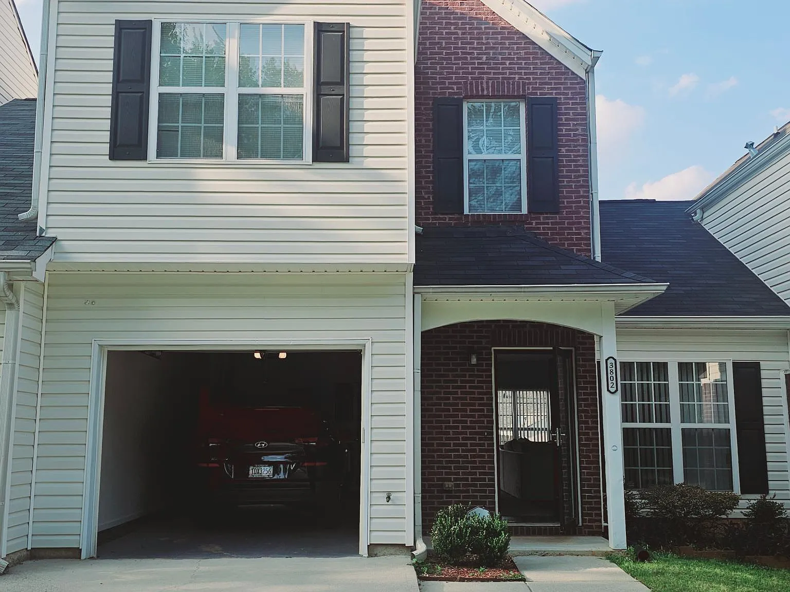 3 bed, 2.5 bath, 1524 sqft, $1,950 — Photo 1