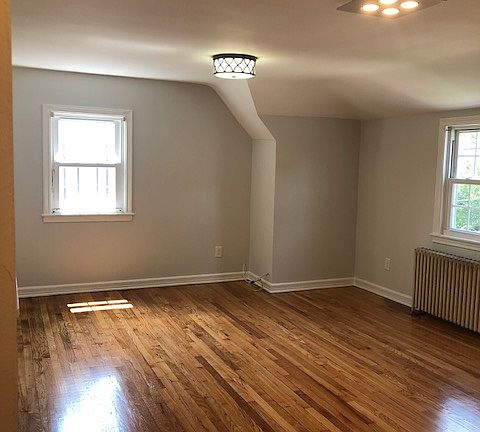 4th image of 3-33 31st St Floor 2