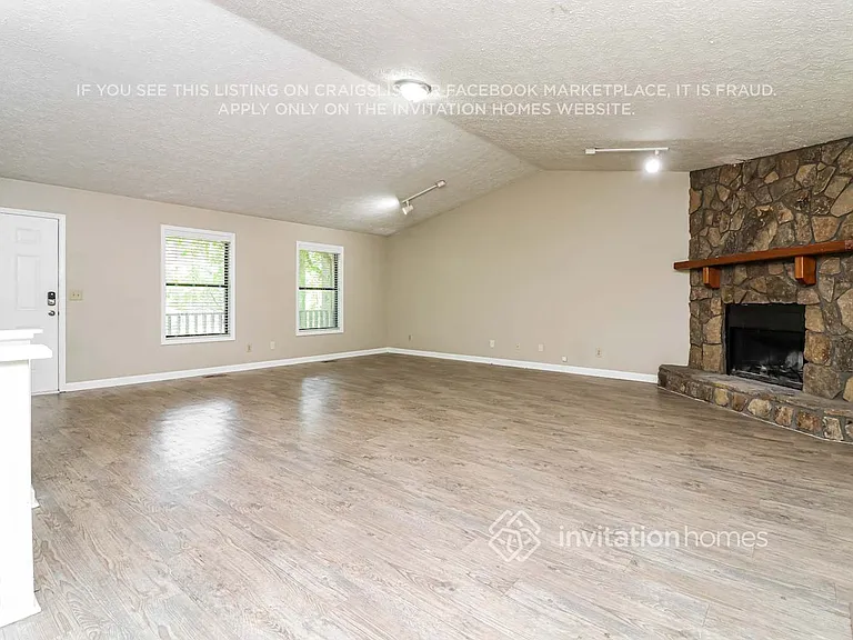 3427 Hill Ln — Photo 8