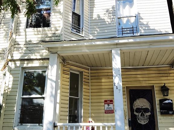 3rd image of 217 Benziger Ave