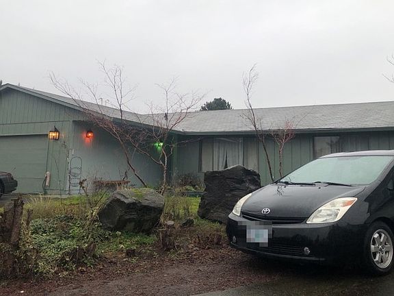 3rd image of 178 NE 38th Ave