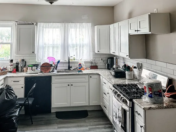 28 S 10th St, Easton, PA 18042