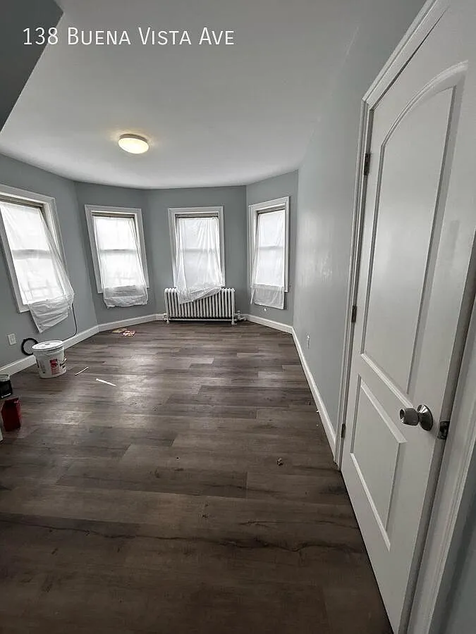 2 bed, $2,400 — Photo 4