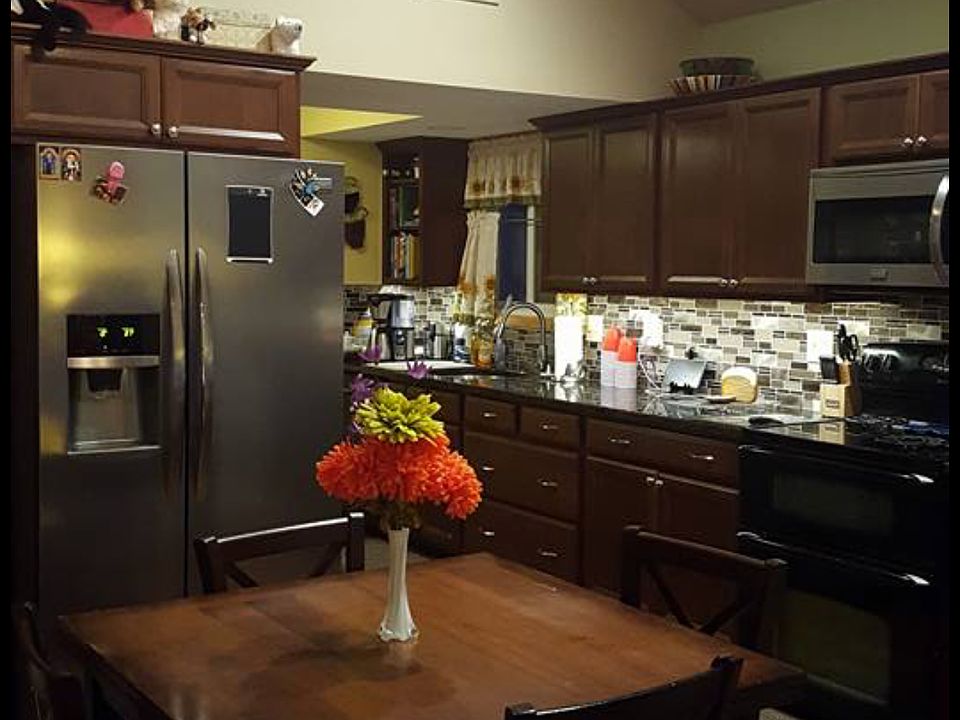 1st image of 1422 Bobby Ln #39