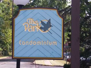 3 Loudon Dr, Fishkill, NY 12524