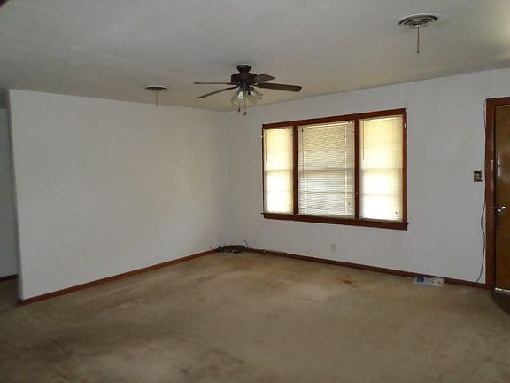 4th image of 1009 Garlington St