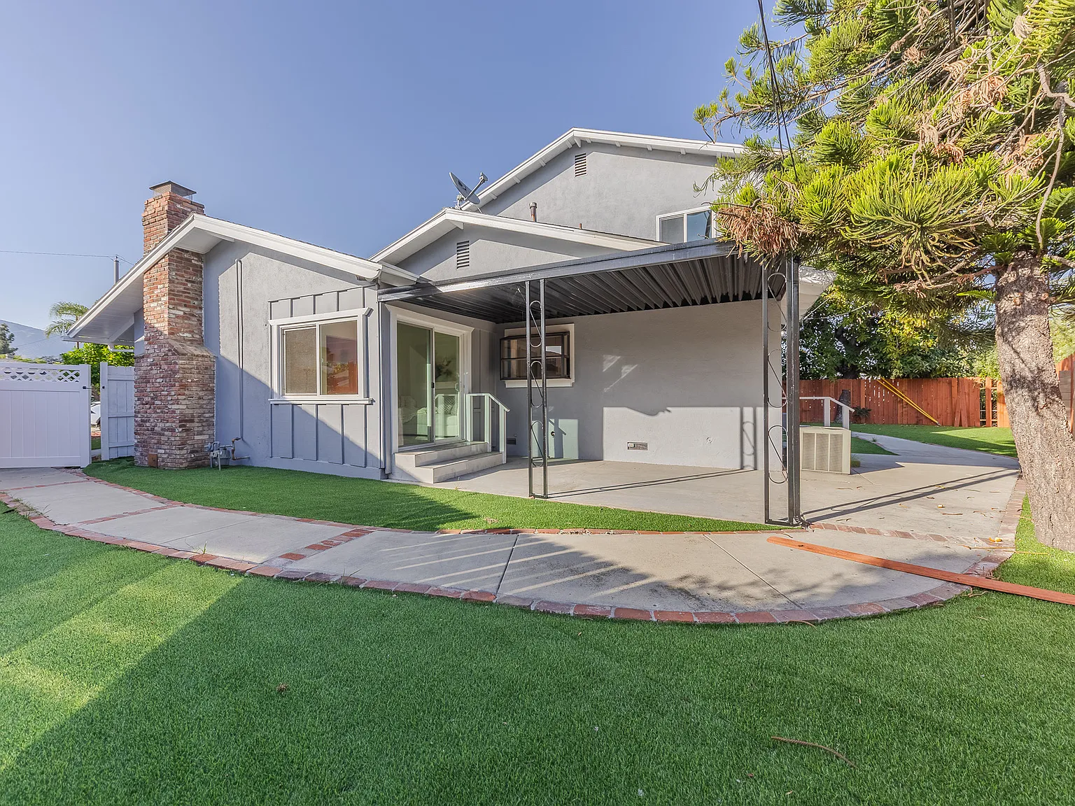 5 bed, 2355 sqft, $9,900 — Photo 3