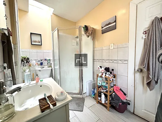 Rented by Highline Residential | media 22