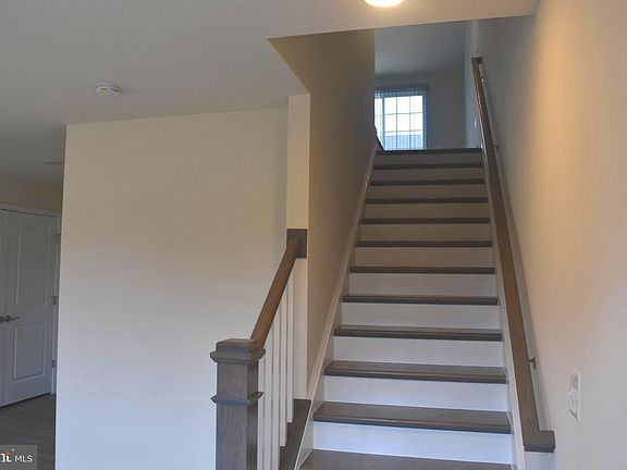 4th image of 1824 Sag Harbor Ln