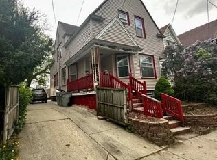 3735 W Kilbourn Ave, Milwaukee, WI