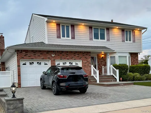 60 S Crescent Drive, Farmingdale, NY 11735