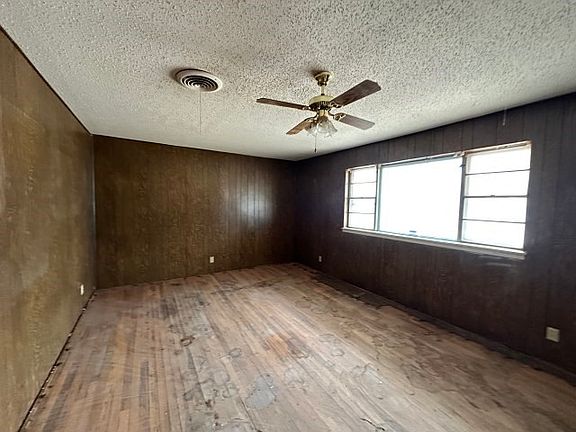 4th image of 1005 136th St