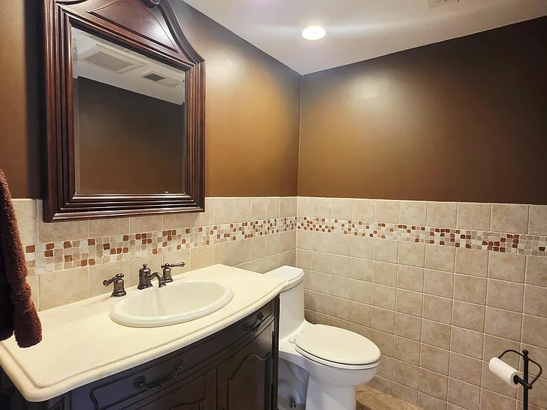 97 Cotswold Cir #2 — Photo 12