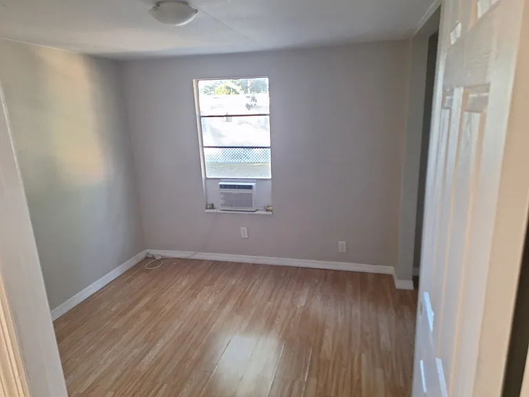 11210 Sunset View Ln — Photo 4