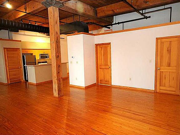 2nd image of 230 W Tazewell St #G3