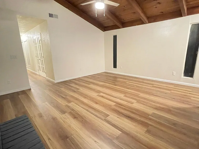 3225 Blue Ridge Cir — Photo 2