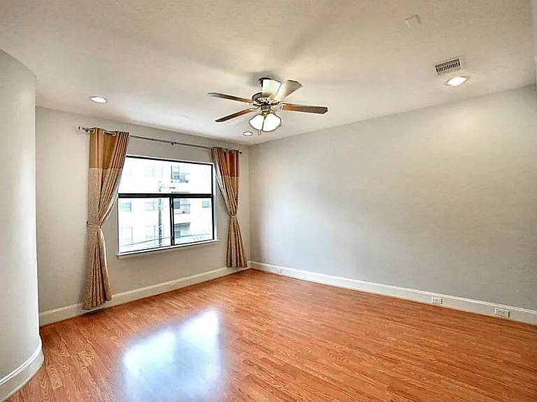 407 Jackson Hill St — Photo 13