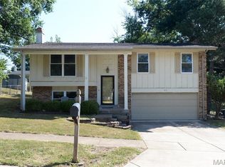 613 Hickory Knoll Ct, Ballwin, MO 63021