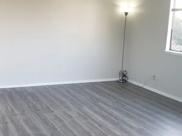 919 S 45th St, Richmond, CA 94804