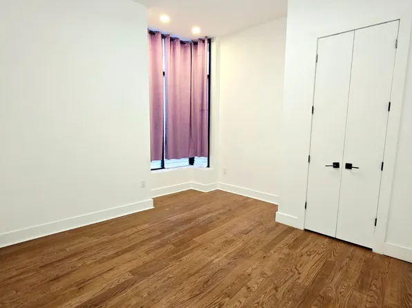 73 Court House Place image 13 of 13