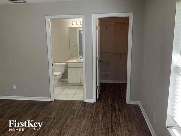 3rd image of 3945 N Cranberry Blvd