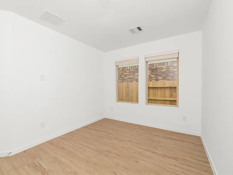 1634 Blue Cypress Dr — Photo 9