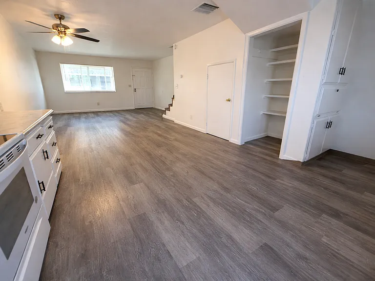 2631 Sierra St #G — Photo 3