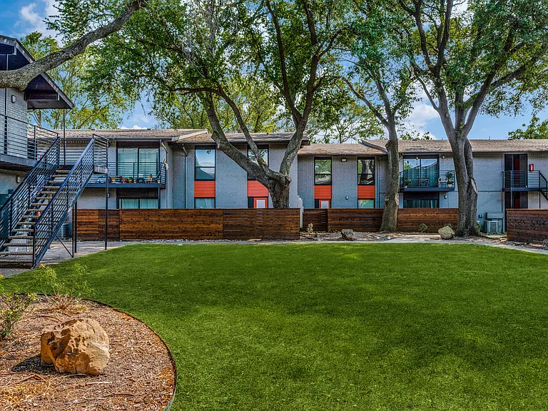 The Loren Apartments — Photo 5