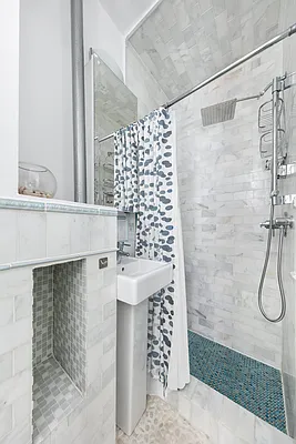 Sold by Compass | media 22