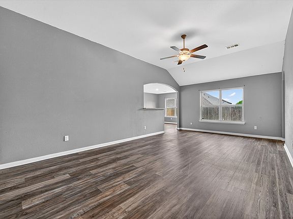4th image of 3011 Watercrest Dr