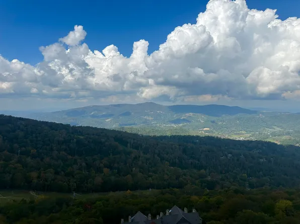 303 Sugar Top Dr, Banner Elk, NC